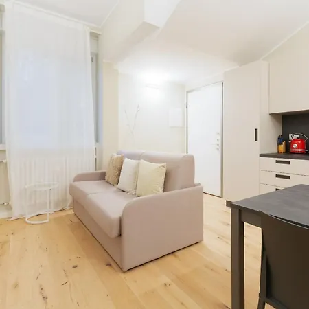 Guesthost - Primaticcio M1 Modern And Bright Apartament